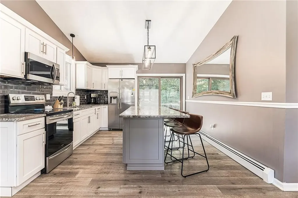 42 Seminole Trail Cranston RI 02921