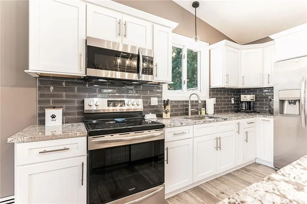 42 Seminole Trail Cranston RI 02921