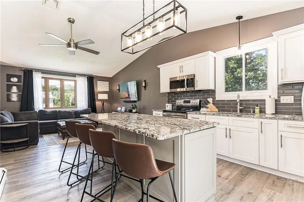 42 Seminole Trail Cranston RI 02921