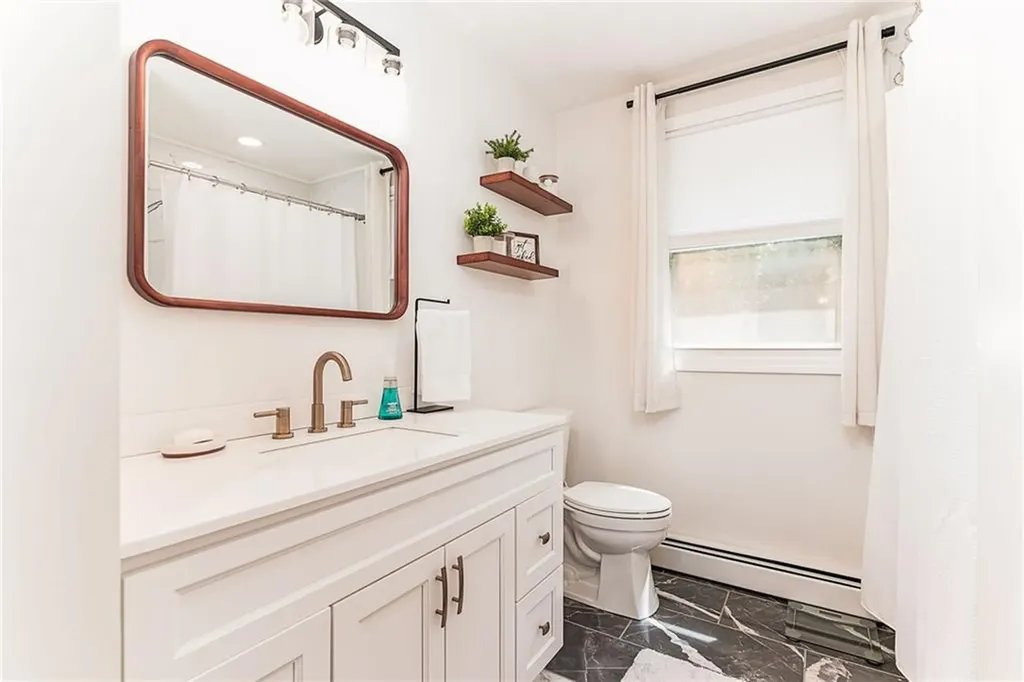 42 Seminole Trail Cranston RI 02921
