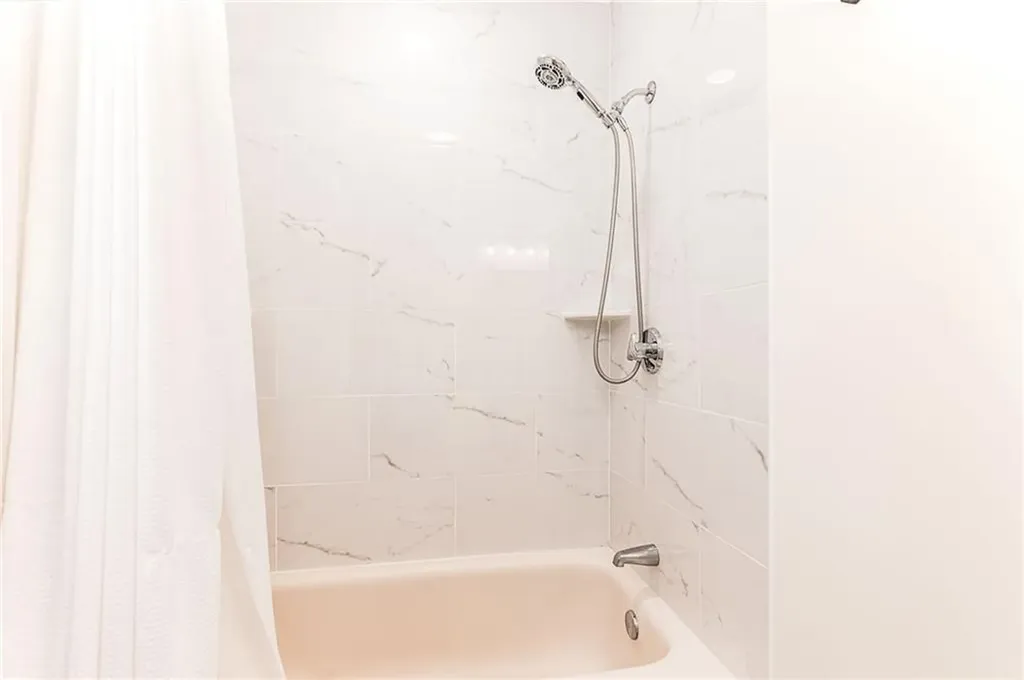 42 Seminole Trail Cranston RI 02921