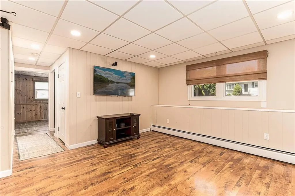 42 Seminole Trail Cranston RI 02921