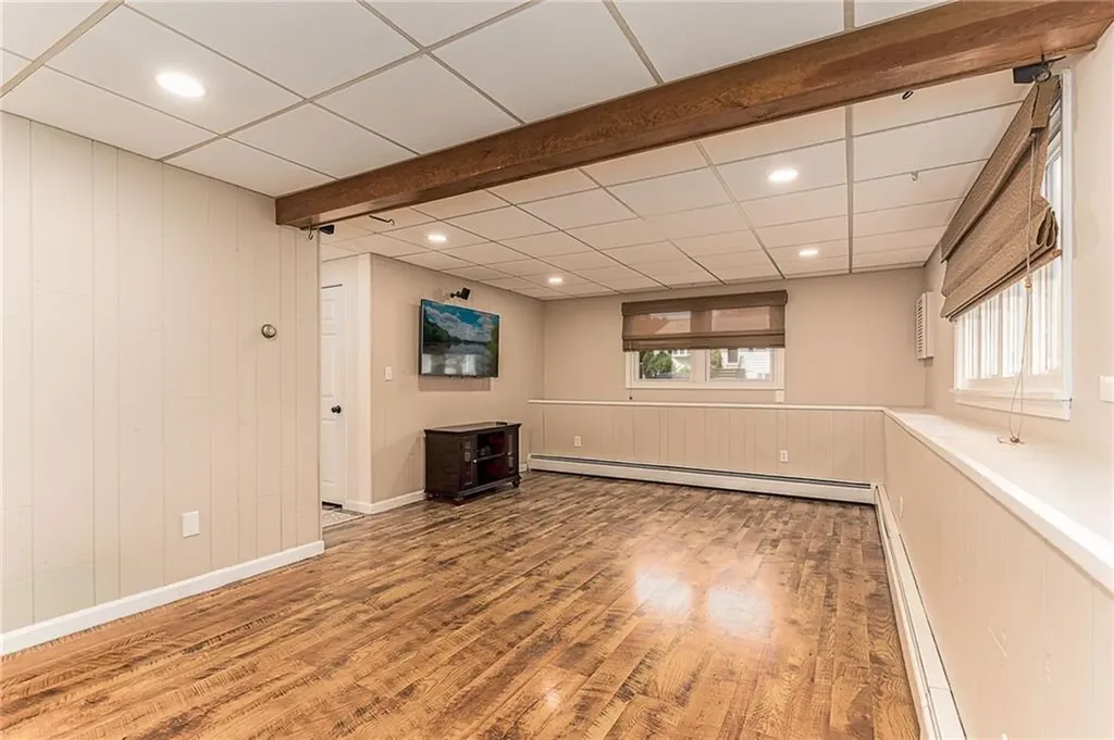 42 Seminole Trail Cranston RI 02921