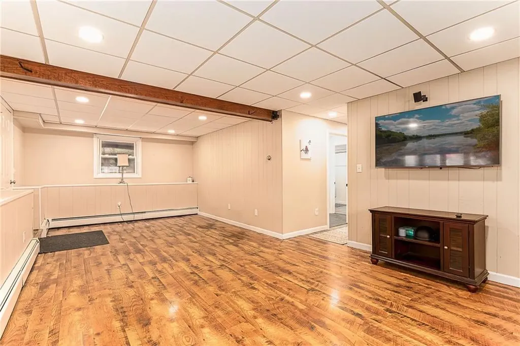 42 Seminole Trail Cranston RI 02921