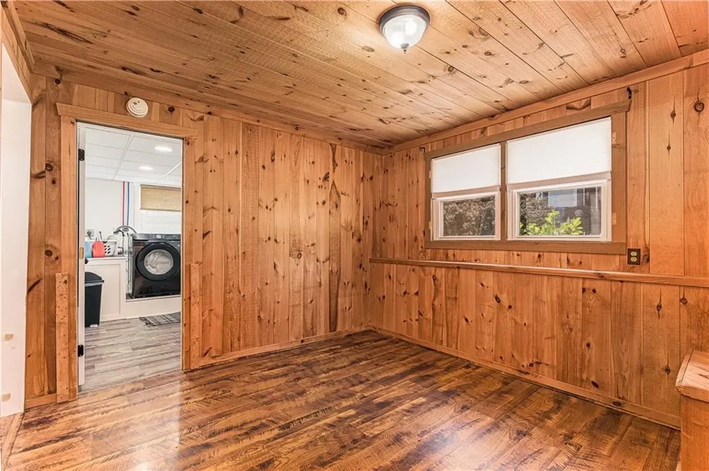 42 Seminole Trail Cranston RI 02921