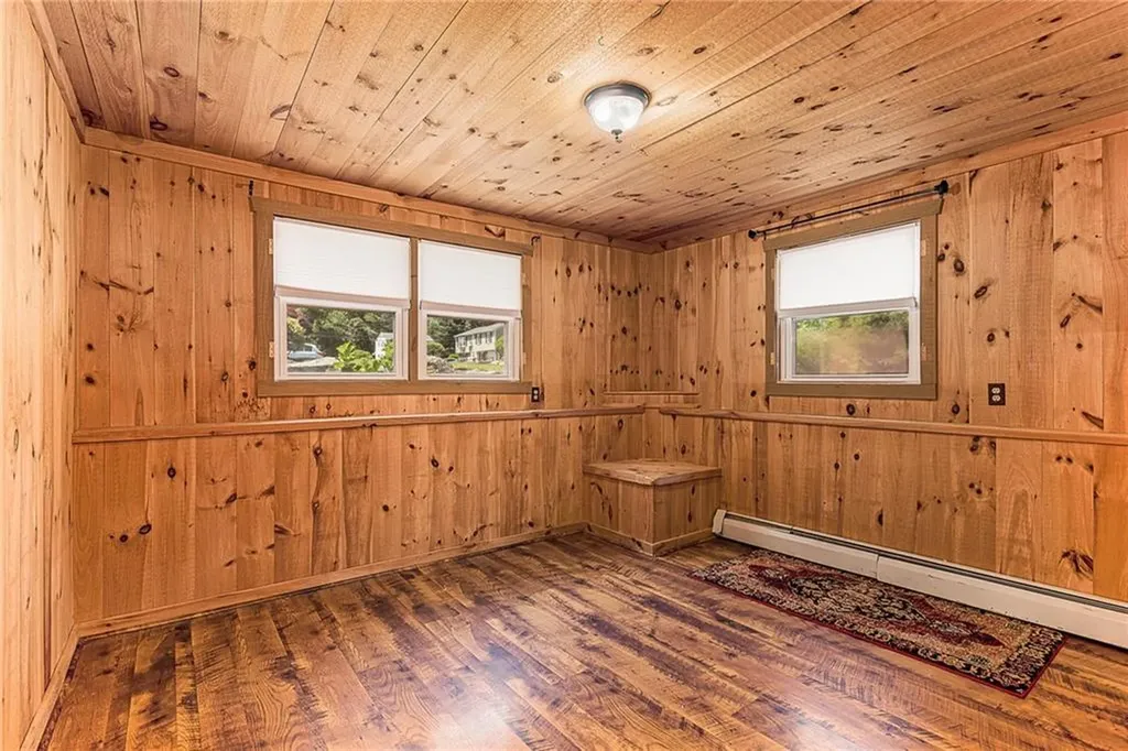 42 Seminole Trail Cranston RI 02921