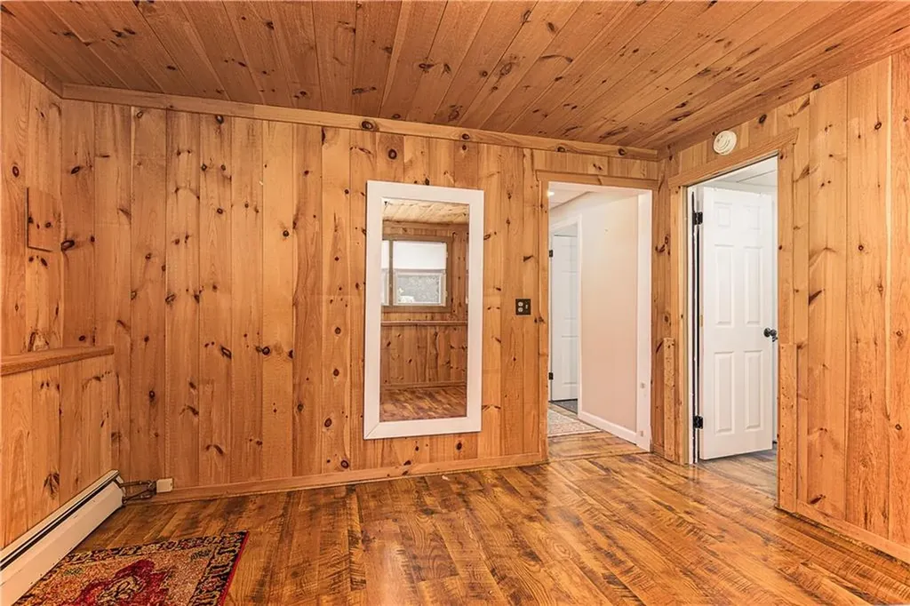 42 Seminole Trail Cranston RI 02921