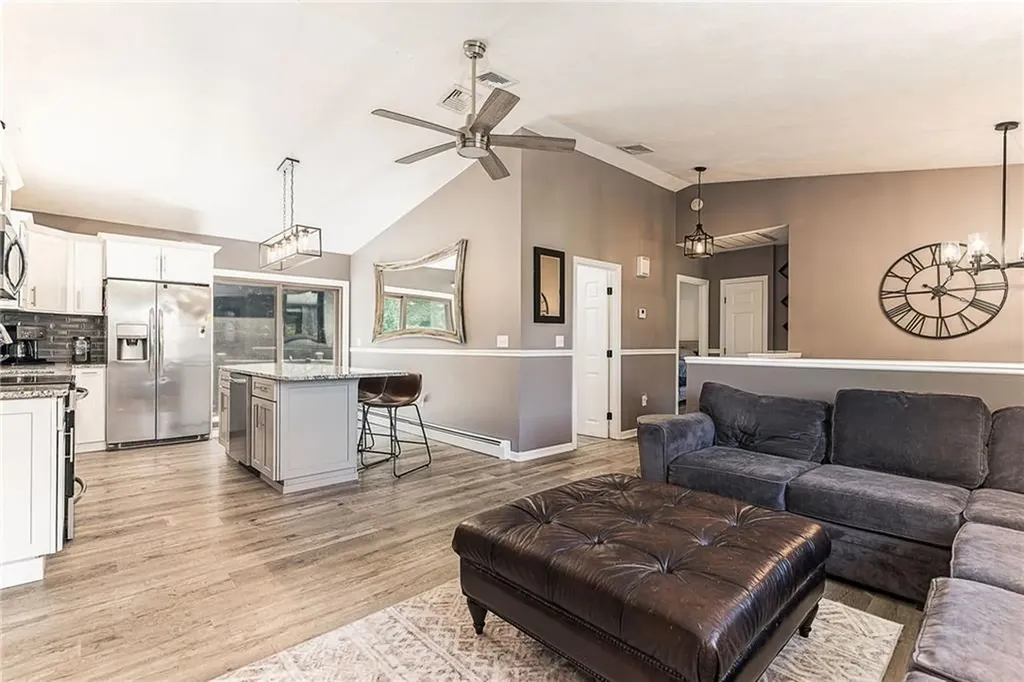 42 Seminole Trail Cranston RI 02921