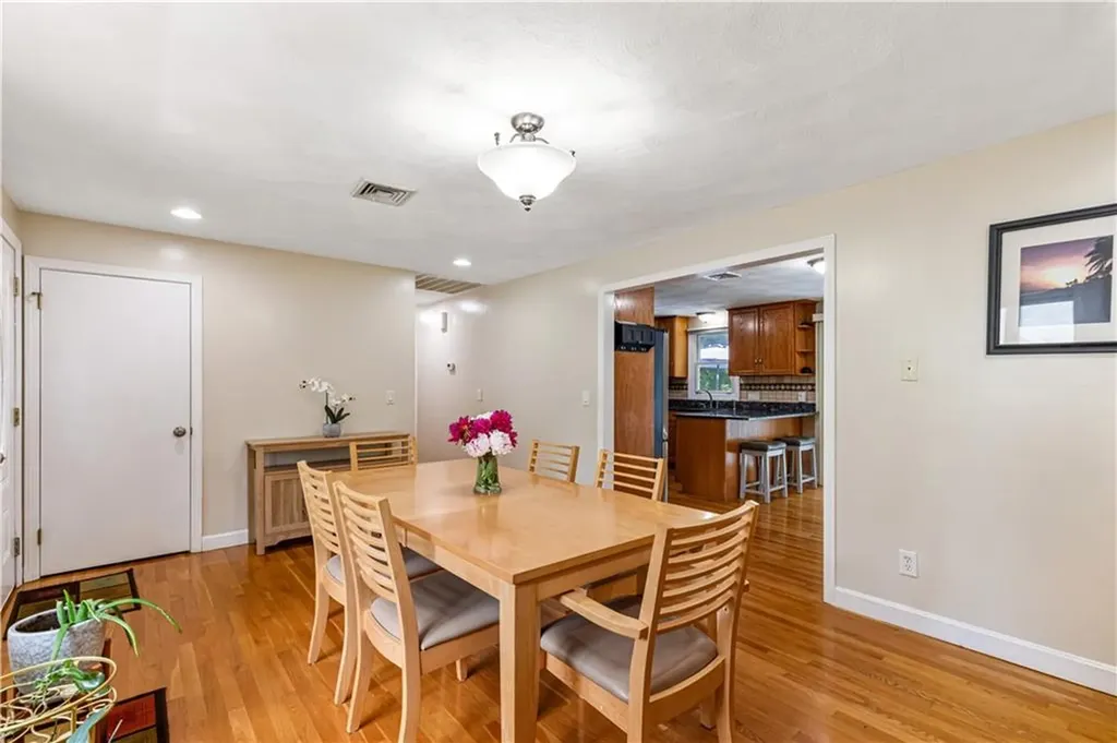 8 Palmer Street Smithfield RI 02828