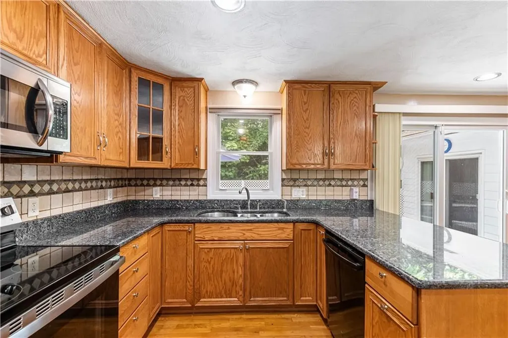 8 Palmer Street Smithfield RI 02828