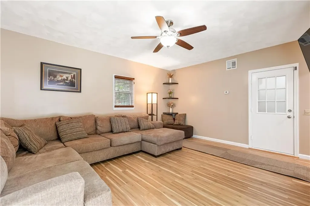 8 Palmer Street Smithfield RI 02828