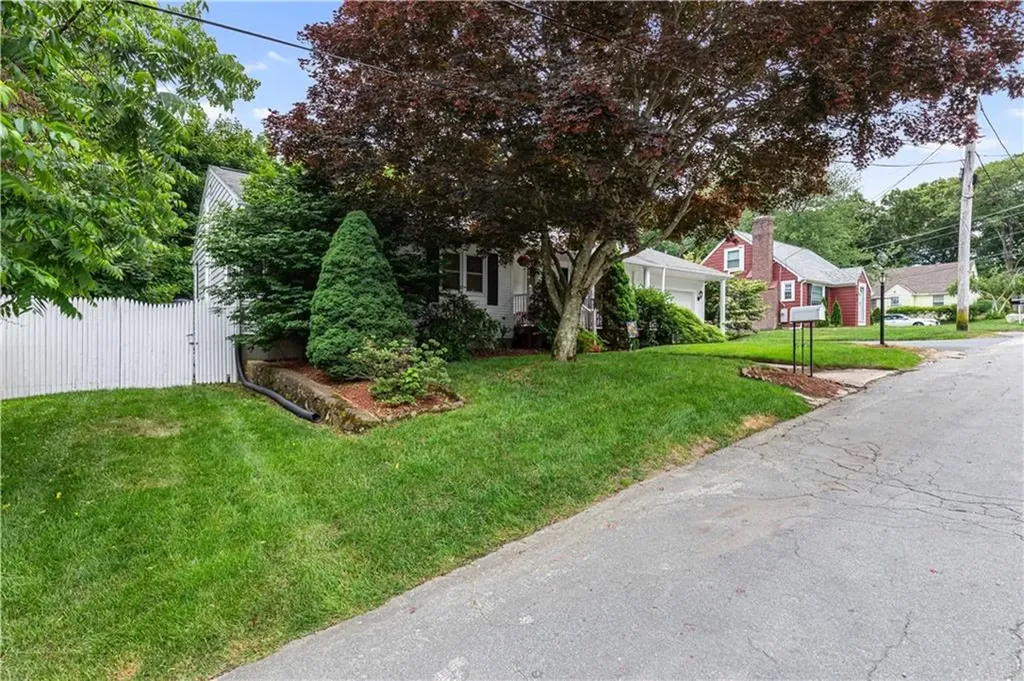 8 Palmer Street Smithfield RI 02828