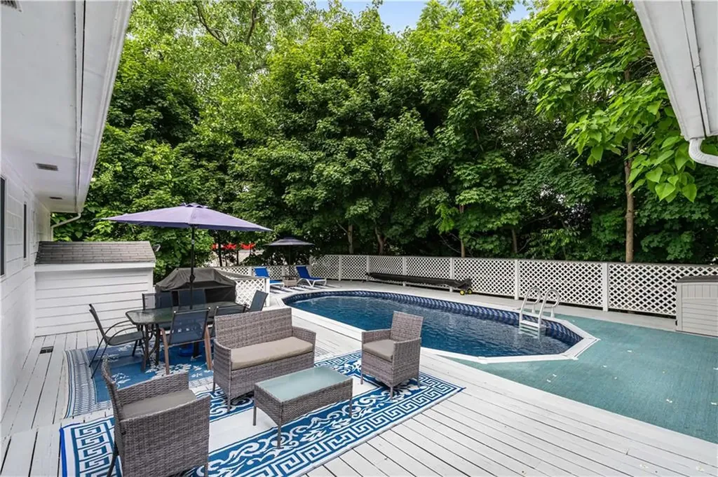 8 Palmer Street Smithfield RI 02828
