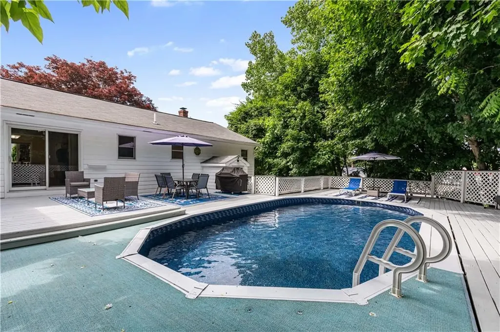 8 Palmer Street Smithfield RI 02828