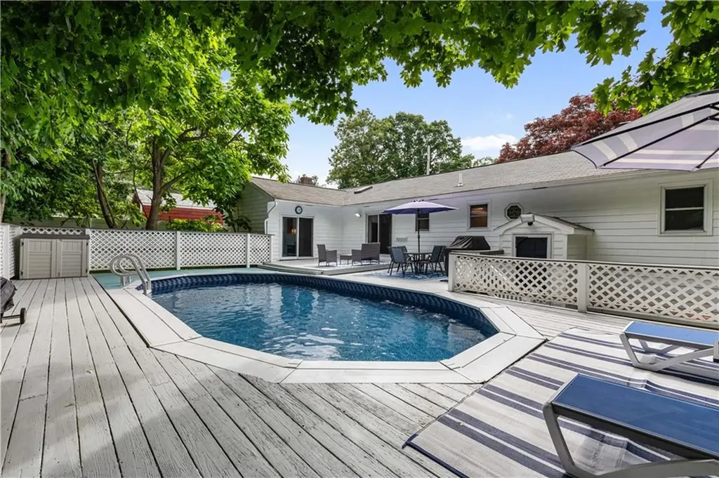 8 Palmer Street Smithfield RI 02828