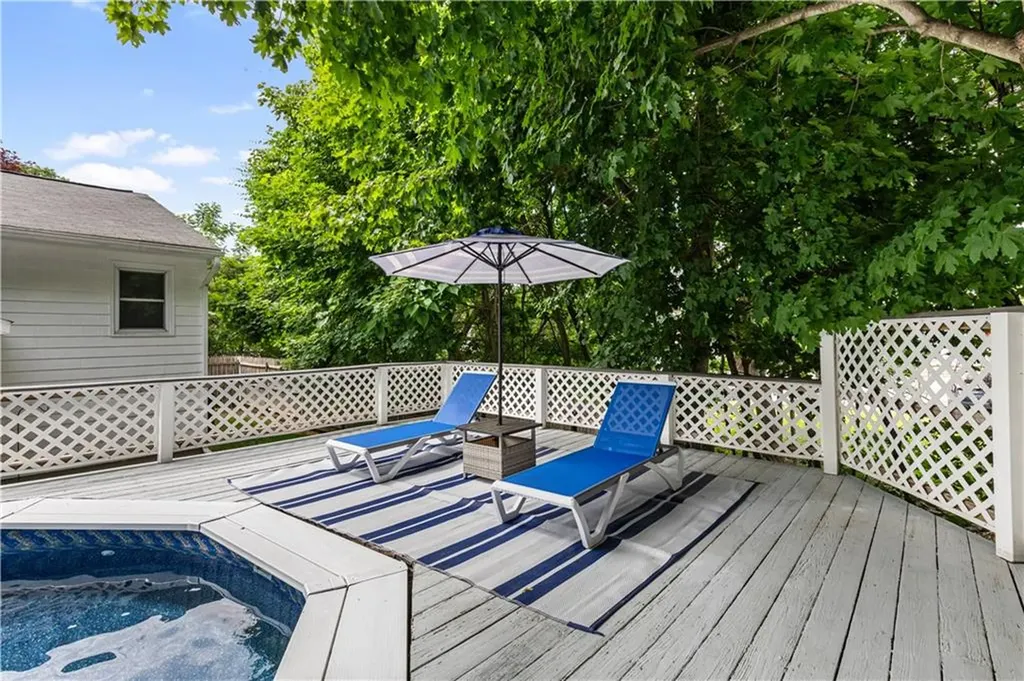 8 Palmer Street Smithfield RI 02828