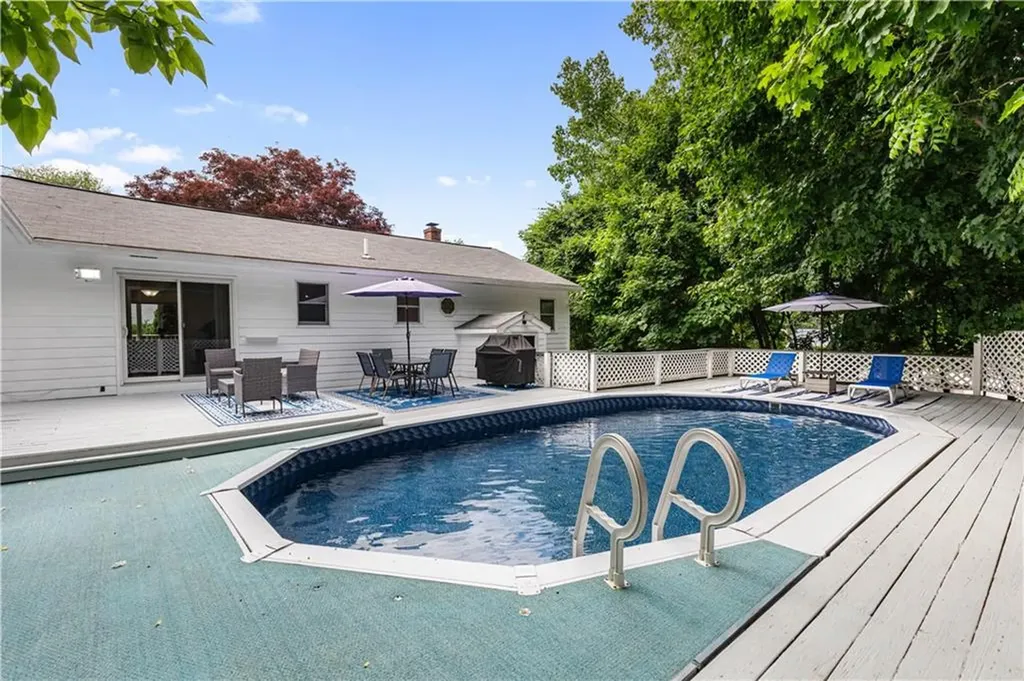 8 Palmer Street Smithfield RI 02828