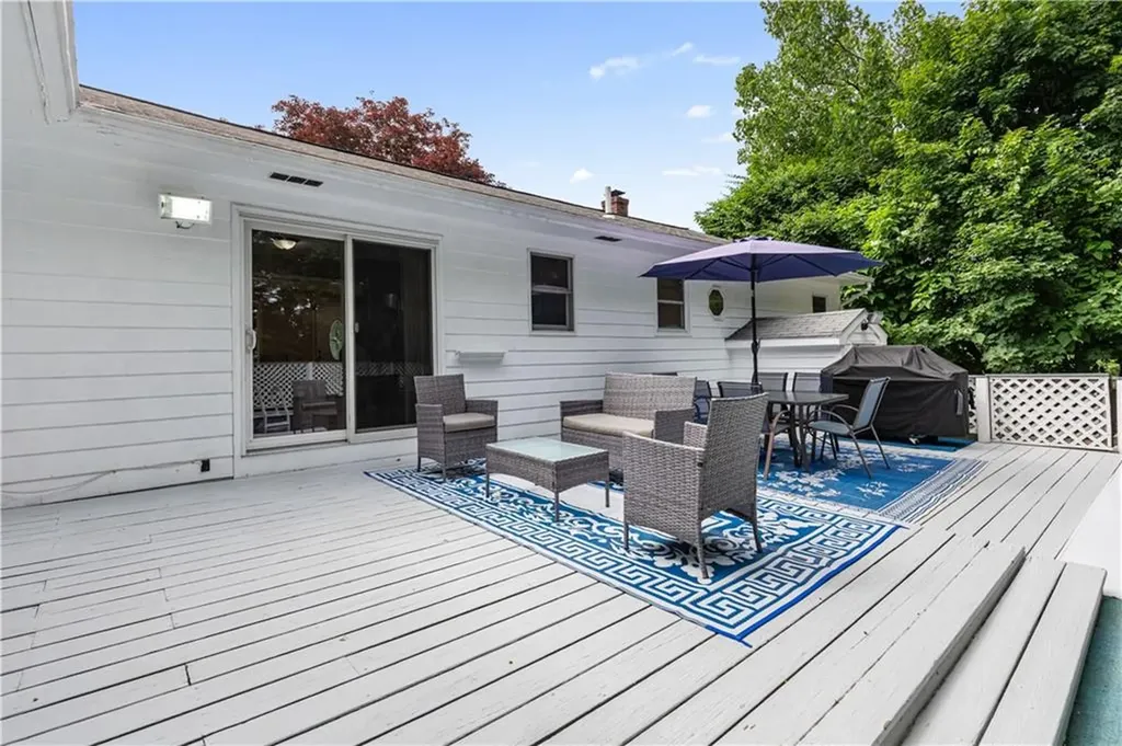 8 Palmer Street Smithfield RI 02828