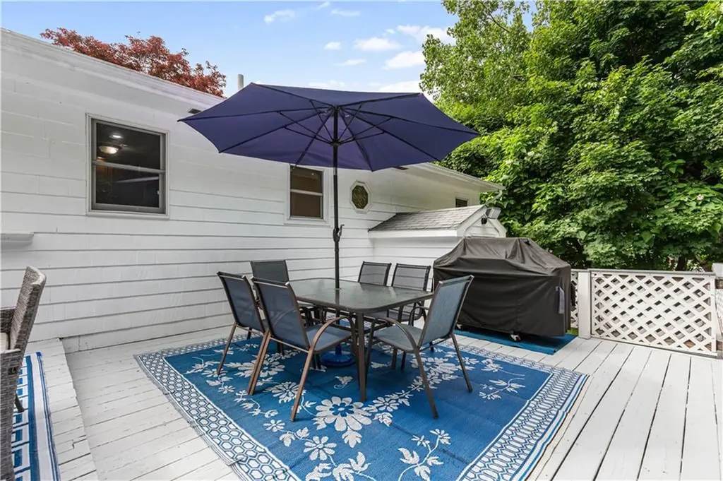 8 Palmer Street Smithfield RI 02828
