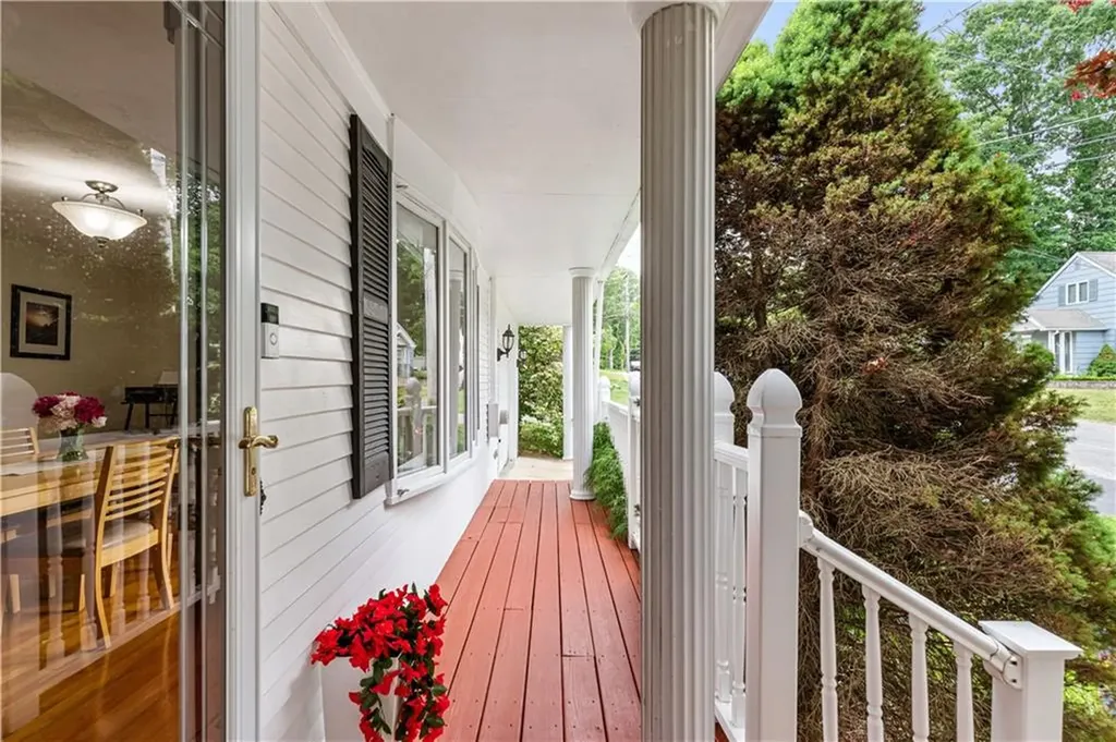 8 Palmer Street Smithfield RI 02828
