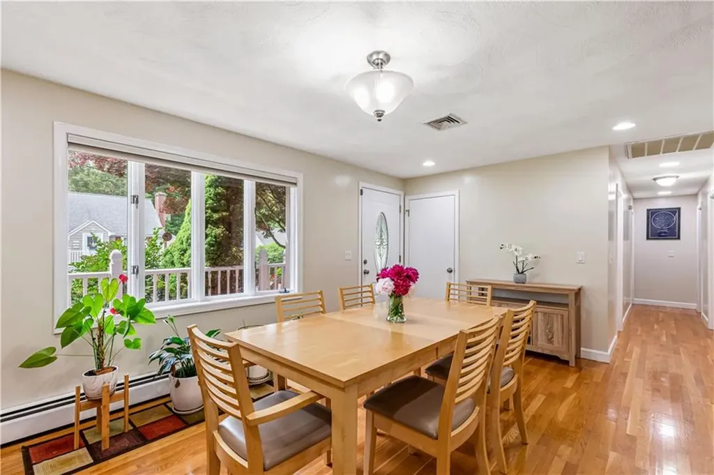 8 Palmer Street Smithfield RI 02828