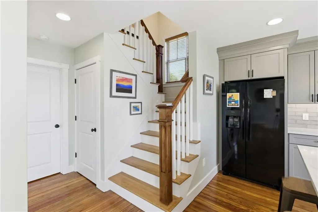 1124 Narragansett Boulevard Cranston RI 02905