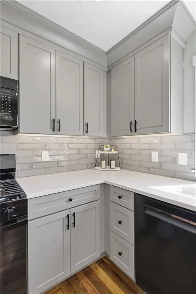 1124 Narragansett Boulevard Cranston RI 02905