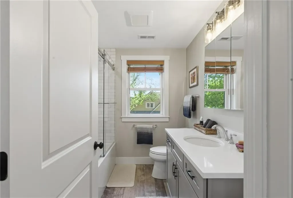 1124 Narragansett Boulevard Cranston RI 02905
