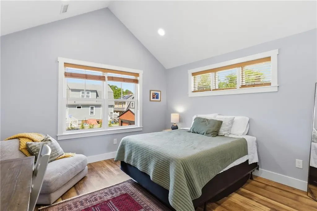 1124 Narragansett Boulevard Cranston RI 02905