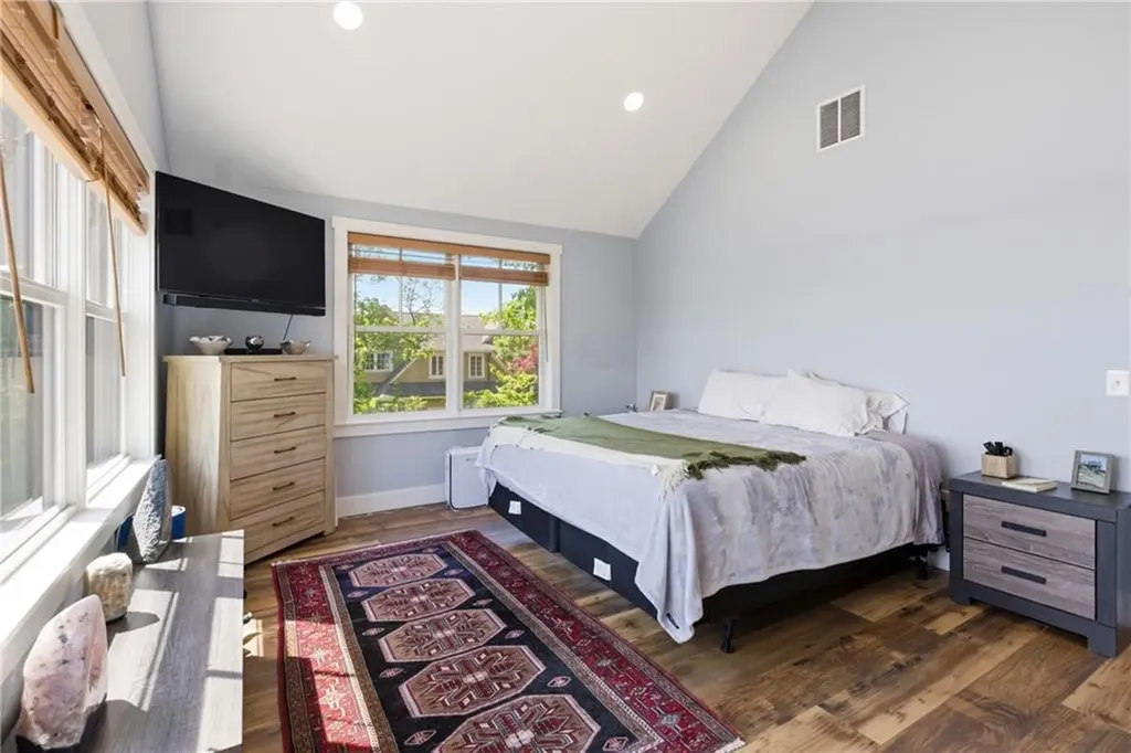 1124 Narragansett Boulevard Cranston RI 02905