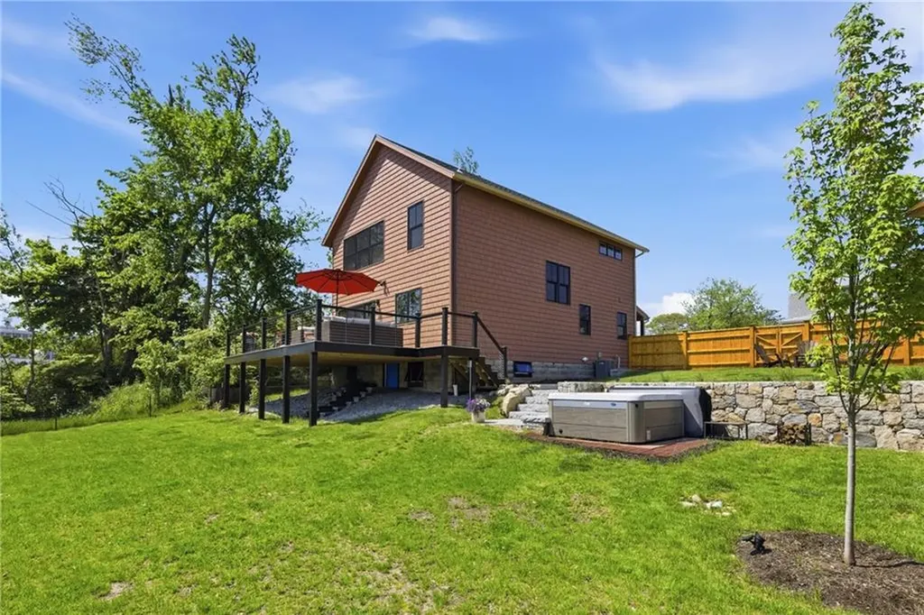 1124 Narragansett Boulevard Cranston RI 02905