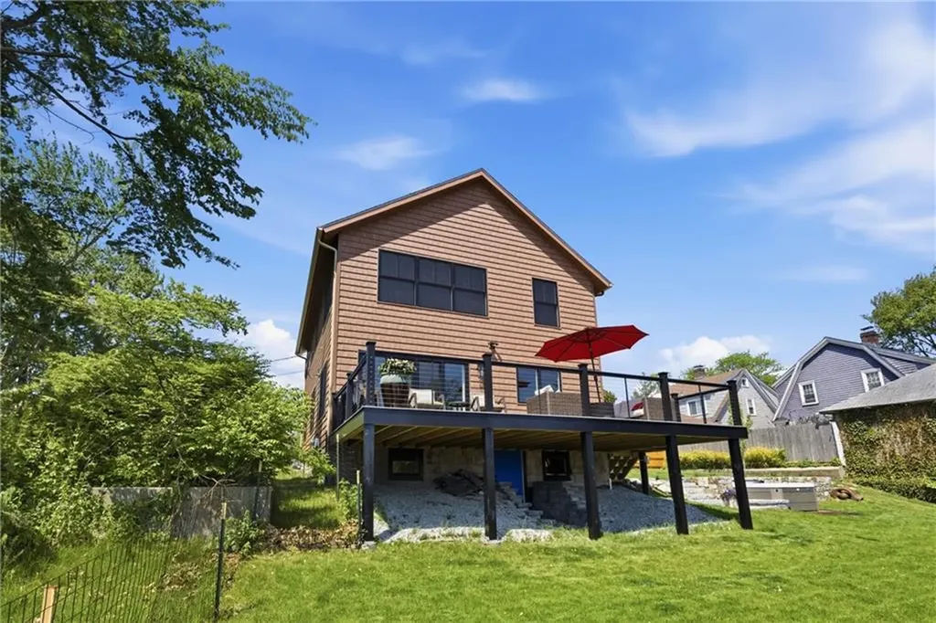 1124 Narragansett Boulevard Cranston RI 02905