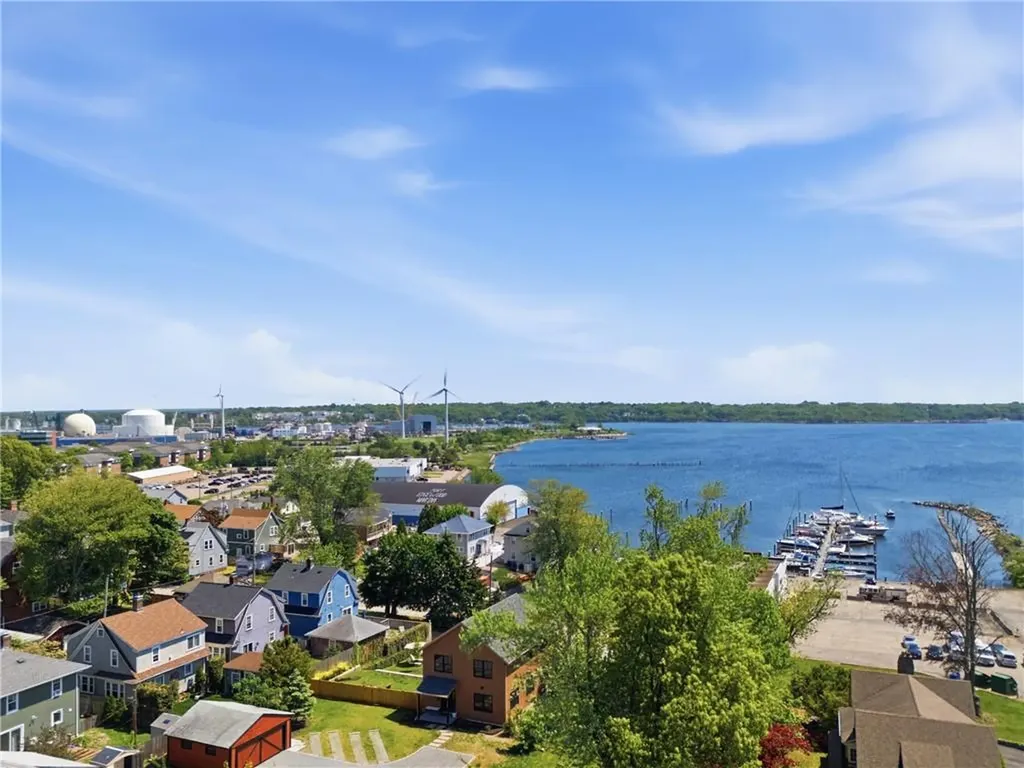 1124 Narragansett Boulevard Cranston RI 02905
