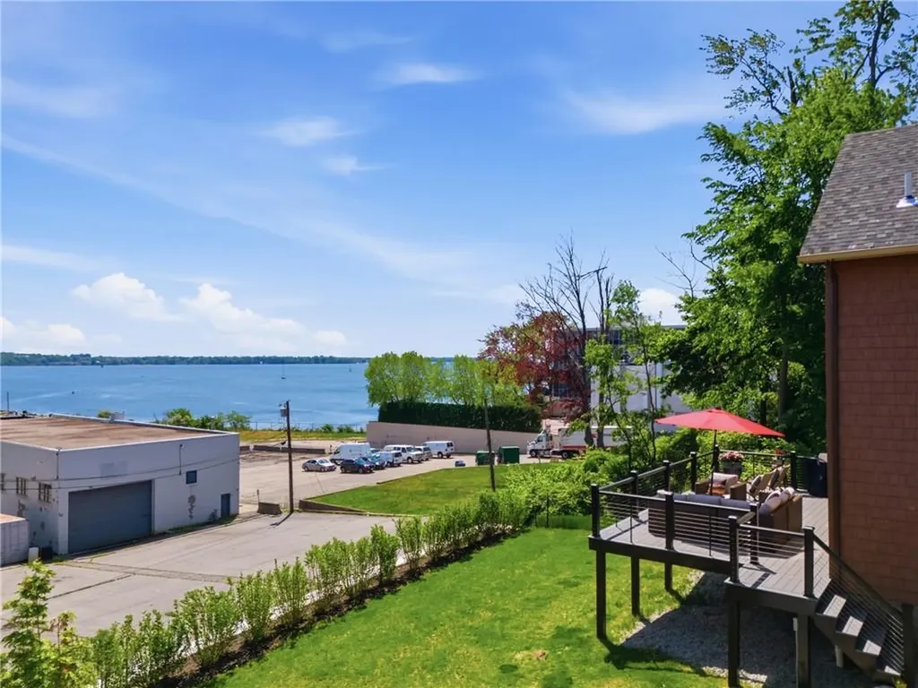 1124 Narragansett Boulevard Cranston RI 02905