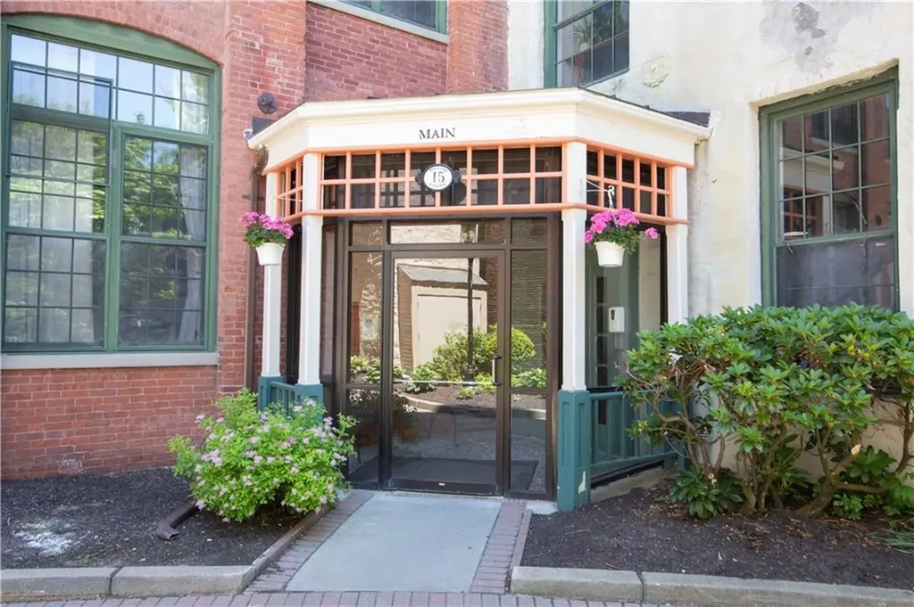 15 Higgins Street Smithfield RI 02917