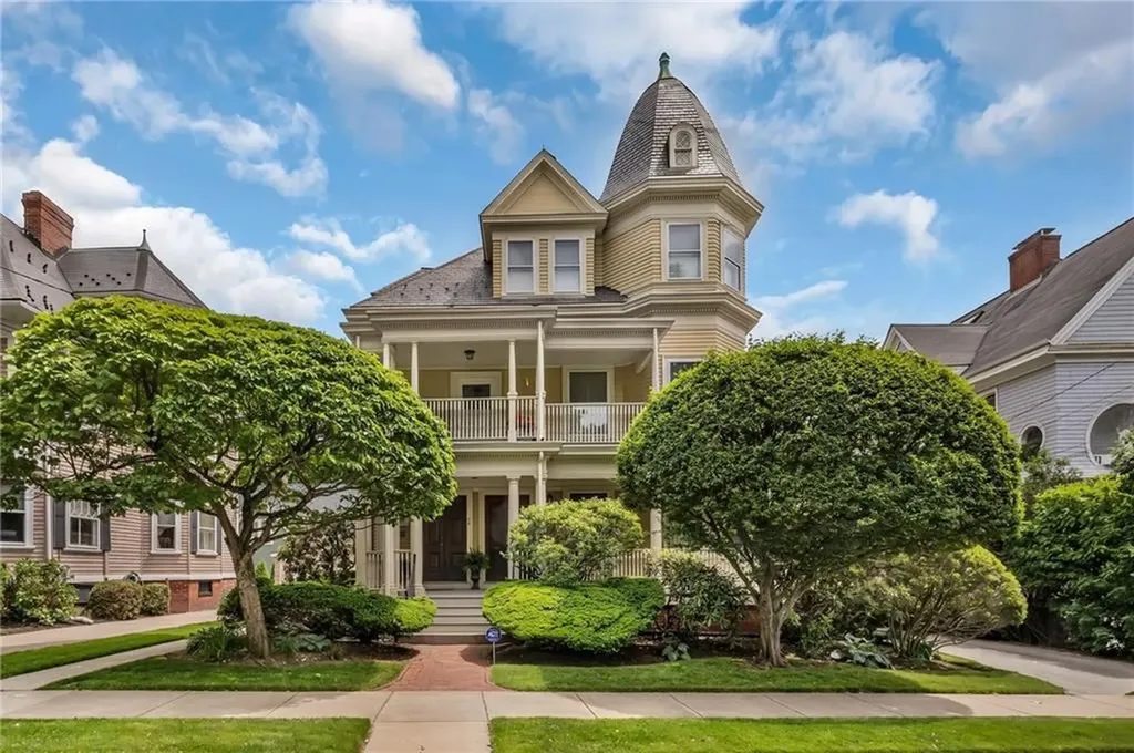 57 Arlington Avenue Providence RI 02906