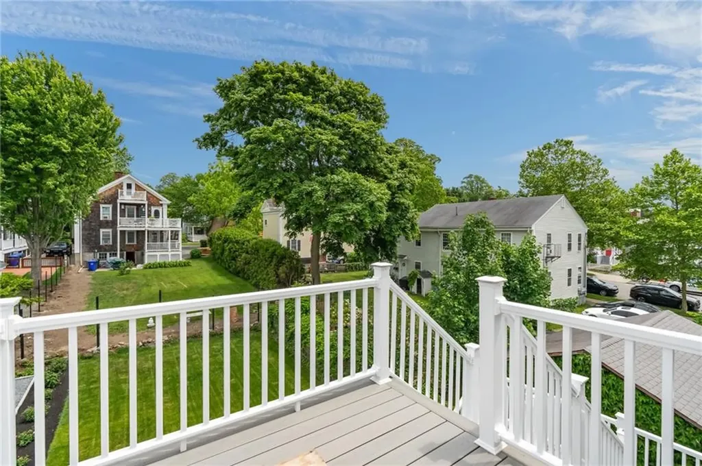 474 Thames Street Bristol RI 02809