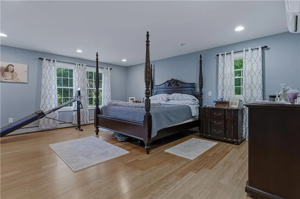 2446 Plainfield Pike Johnston RI 02919