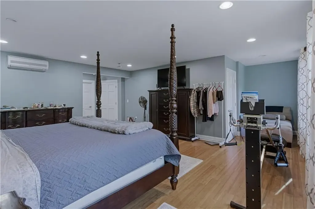 2446 Plainfield Pike Johnston RI 02919