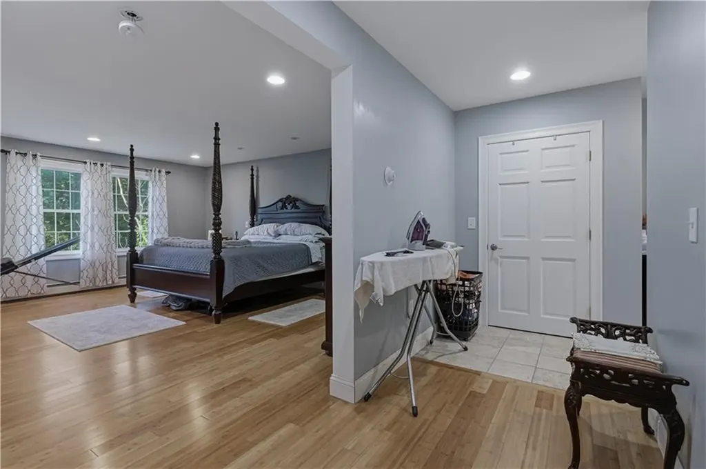 2446 Plainfield Pike Johnston RI 02919