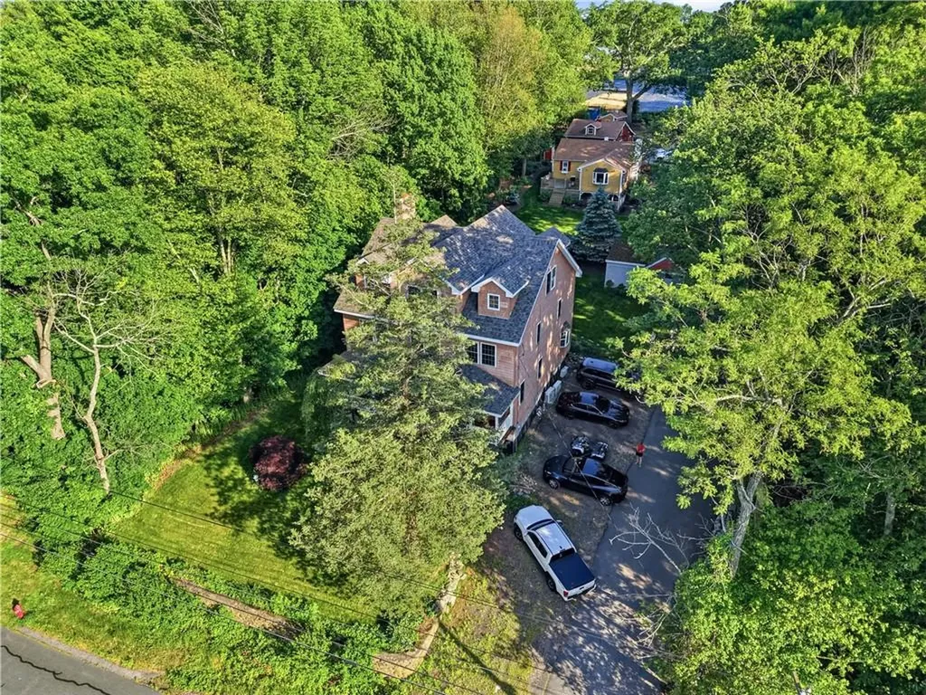 2446 Plainfield Pike Johnston RI 02919