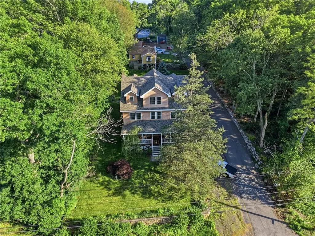 2446 Plainfield Pike Johnston RI 02919