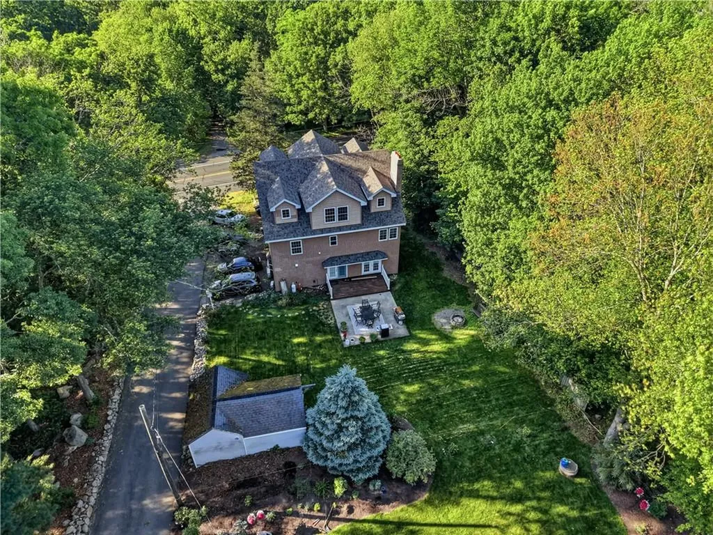 2446 Plainfield Pike Johnston RI 02919