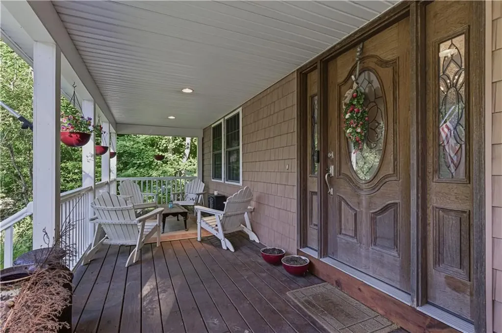 2446 Plainfield Pike Johnston RI 02919