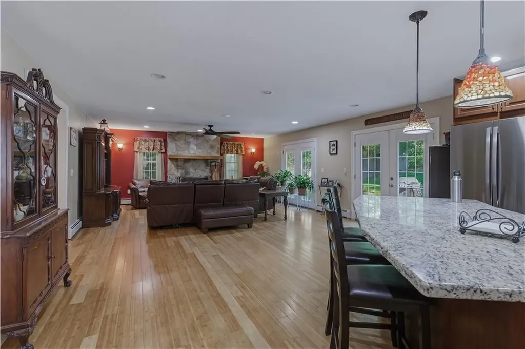 2446 Plainfield Pike Johnston RI 02919