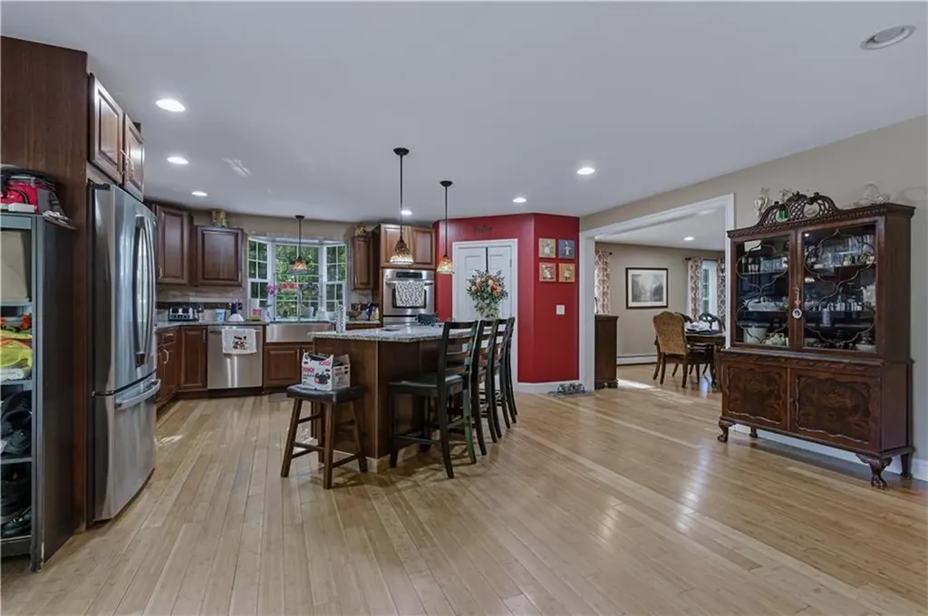 2446 Plainfield Pike Johnston RI 02919