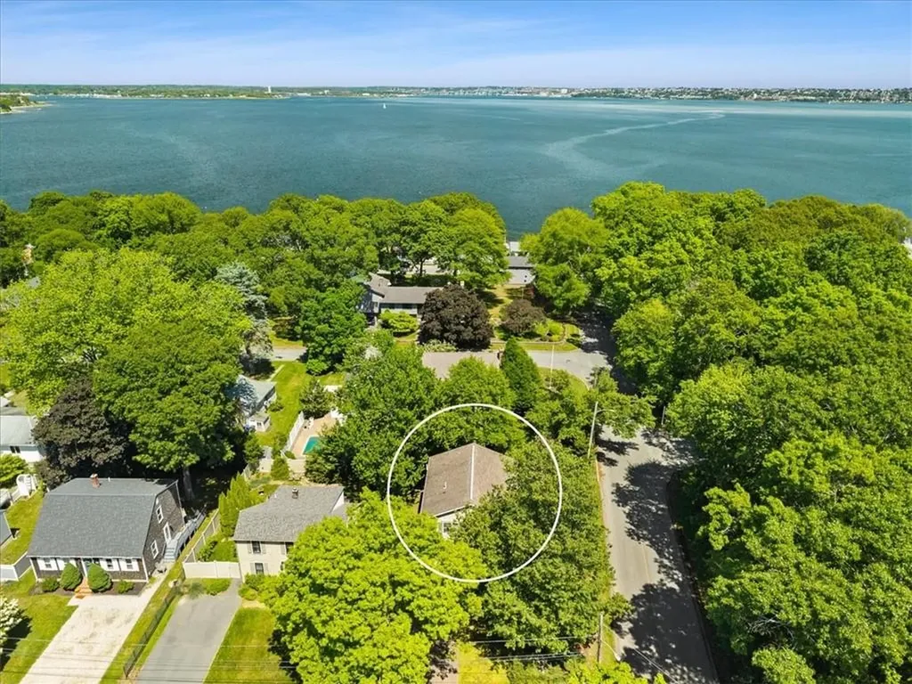 2 Lafayette Drive Bristol RI 02809