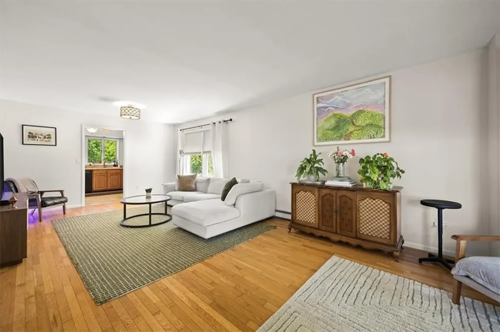 2 Lafayette Drive Bristol RI 02809