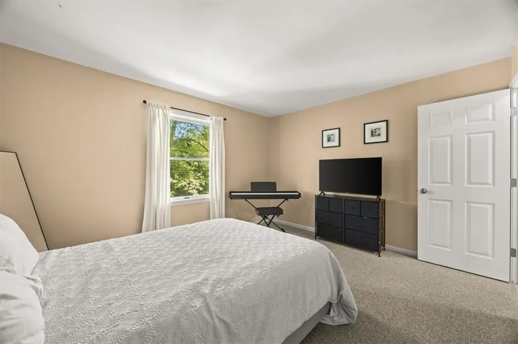 2 Lafayette Drive Bristol RI 02809