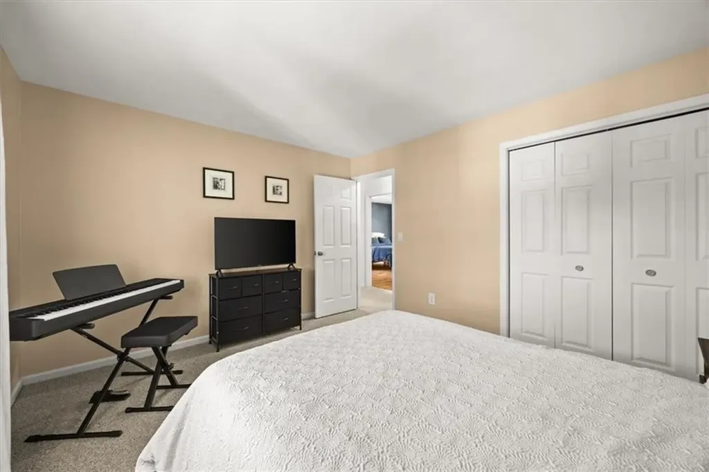 2 Lafayette Drive Bristol RI 02809
